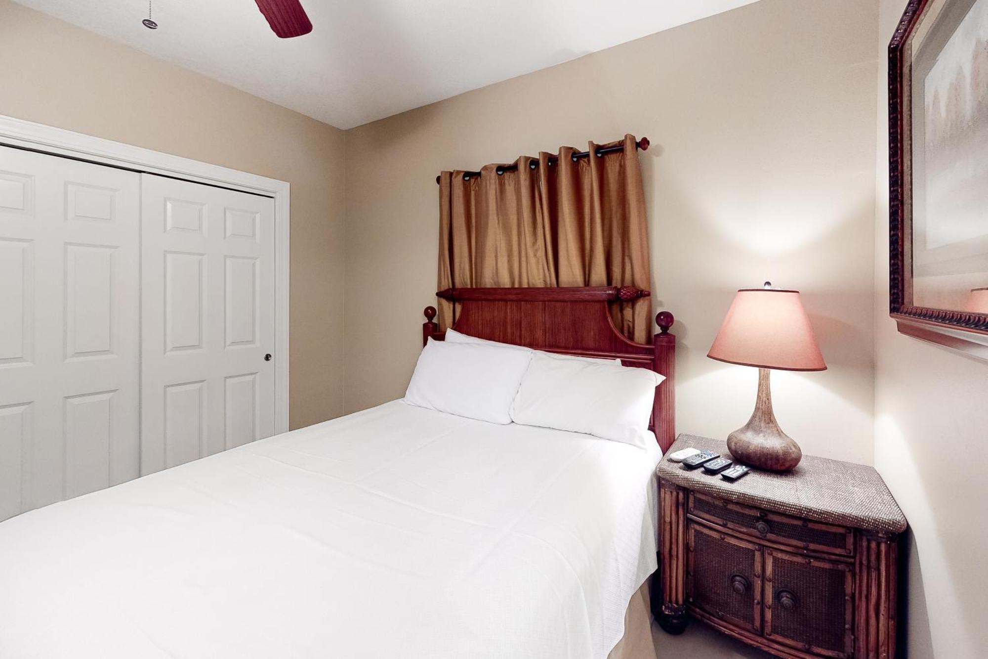 Admirals Quarters Villa Orange Beach Room photo